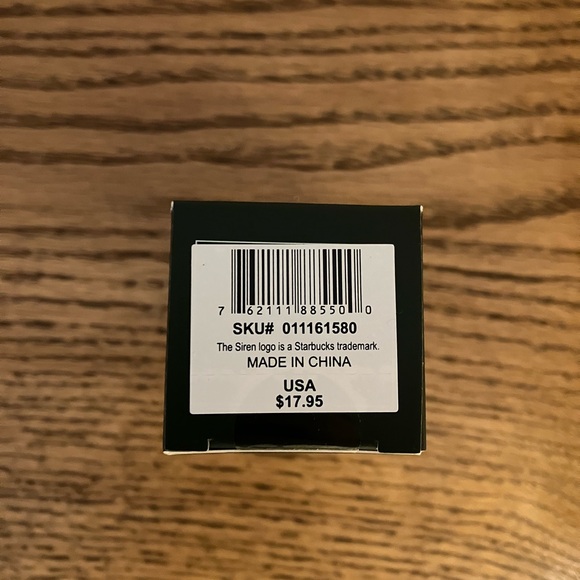 Wicked x Starbucks Glow-in-the-Dark Cold Cup Key Chain - Picture 3 of 3